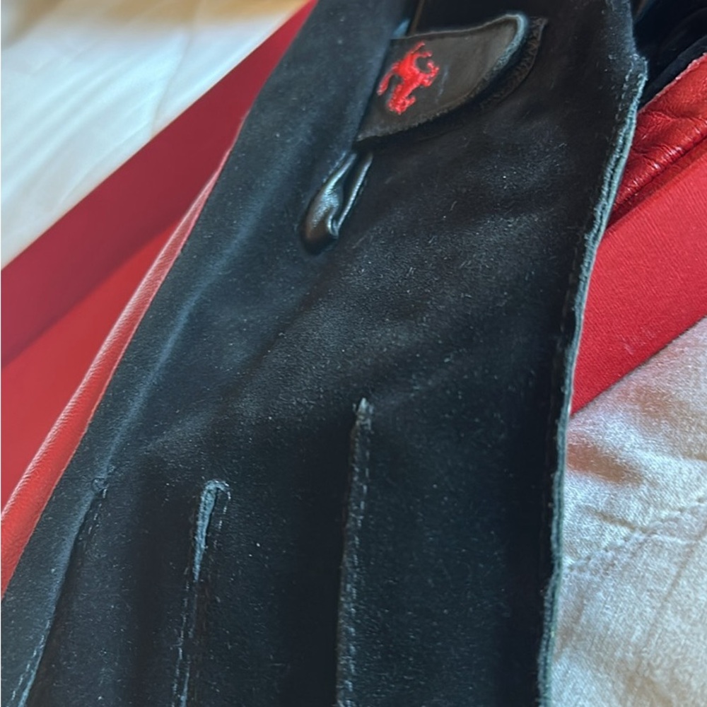 Men’s Ferrari gloves